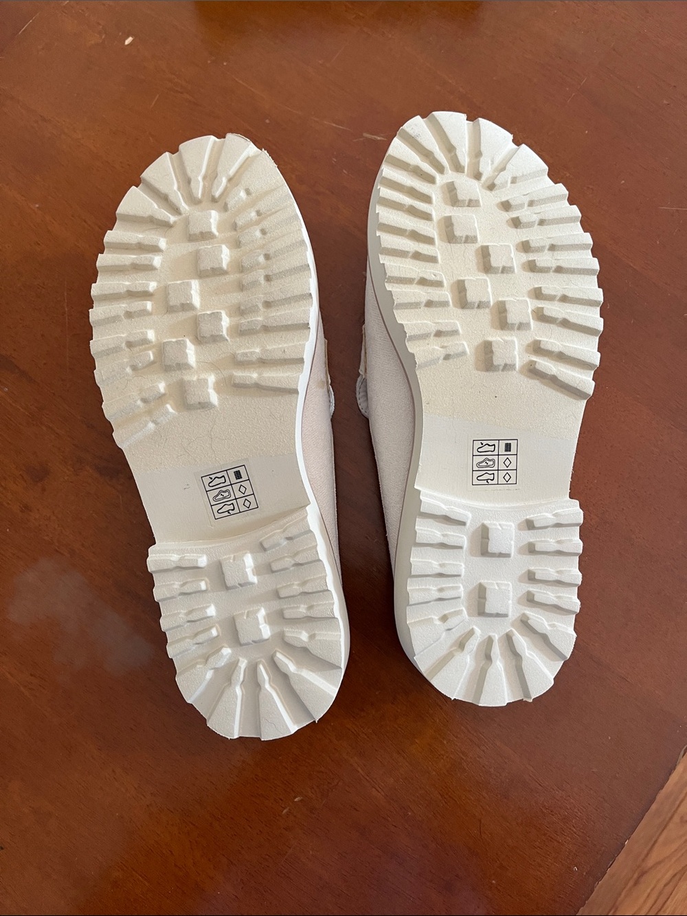 Pierre Dumas Cream Slip-On Mule Clog - Picture 4 of 4